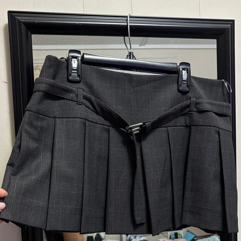 Zara Charcoal Pleated Skirt with Belt - Picture 1 of 9